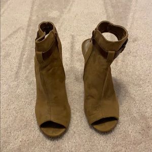 Camel colored, peep-toed booties!